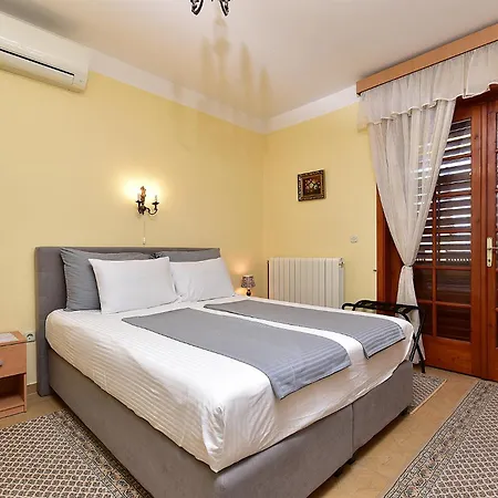 Nada 2452 4* Fažana